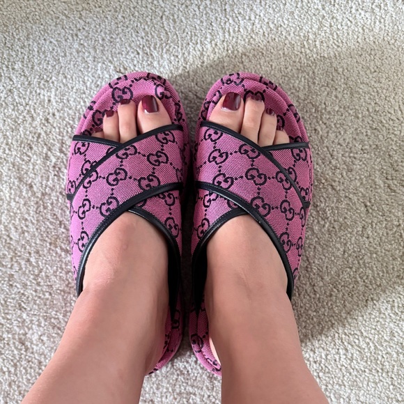 Gucci Platform  new with box sandals size 6 - Picture 2 of 7